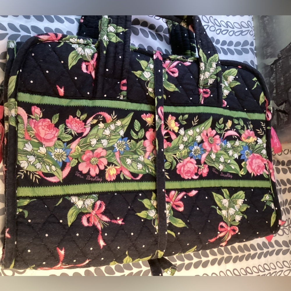 VERA BRADLEY  MAKE UP TRAVEL W/ 4 compartments